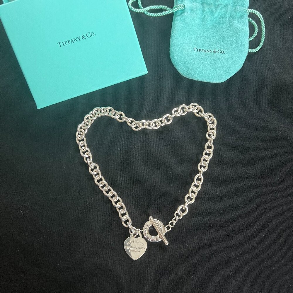TIFFANY & CO. Authentic Vintage 2009 Sterling 925 RTT 16" Heart Toggle Necklace